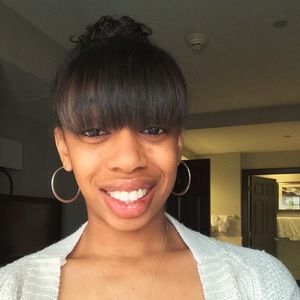 Meet your Posher, Elise